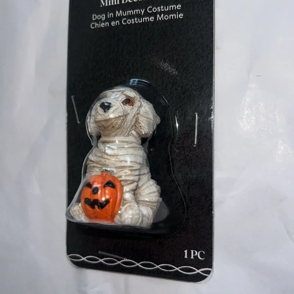 Dog Mummy Decoration - Picture 2 of 3